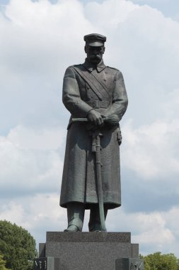 Varşova, Polonya - Haziran 05.2021: Varşova 'da Heykeller ve Anıtlar - Jozef Pilsudski Heykeli