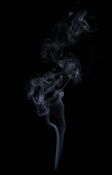 黒を背景に白煙 概要白煙 — ストック写真