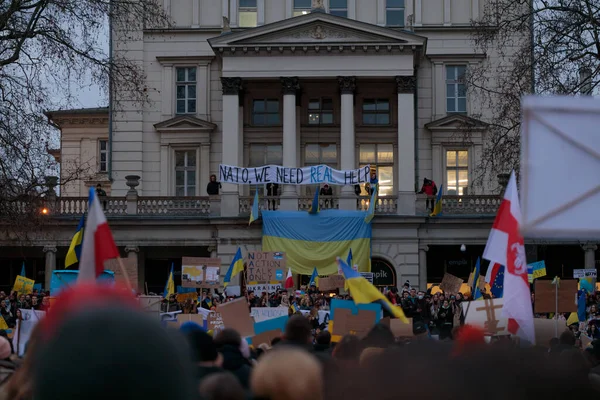 Bielsko Poland 2022 乌克兰人抗议他们国家的战争 爱国者在波兰的表现 和平抗议俄罗斯的侵略 — 免费的图库照片