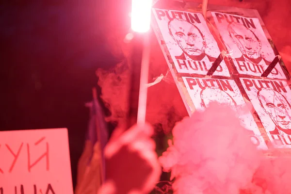 Poznań Polska Lutego 2022 Protest Przeciwko Wojnie Putina Polsce Hasła — Darmowe zdjęcie stockowe