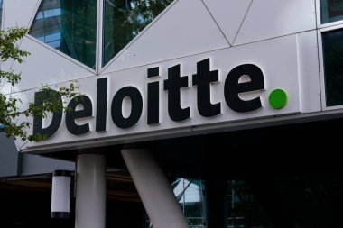 Oslo, Norveç. 29 Nisan 2021: Deloitte ofisi, deloitte vergi muhasebesi, danışmanlık ve mali danışmanlık yapıyor.
