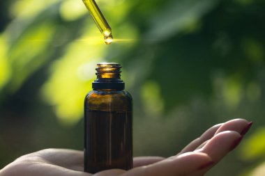 Biyolojik ve organik bitkisel bitkisel bitkisel yağı kavanoza, makro.