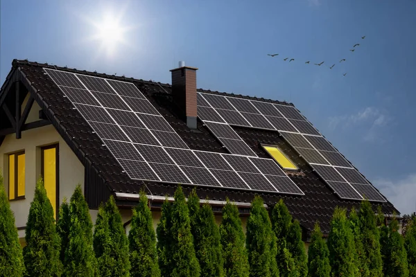 Modern House Black Solar Panel Lights Windows — Fotografia de Stock