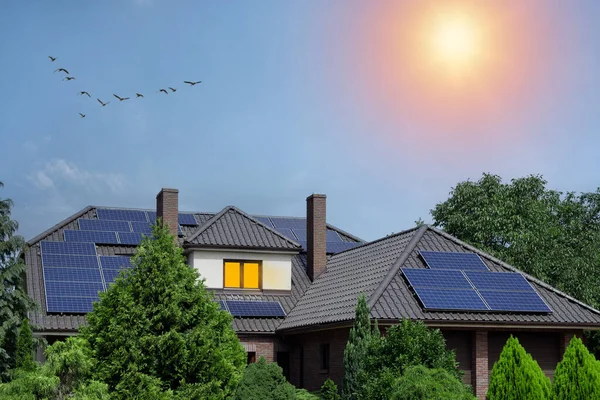 Roof Covered Solar Panels Large Storied House Sunny Weather Lots — Stock Photo, Image