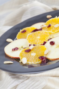 portakal ve elma salatası