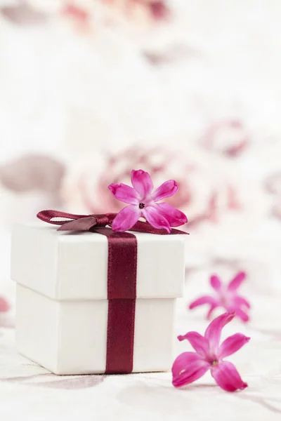 Liten present — Stockfoto