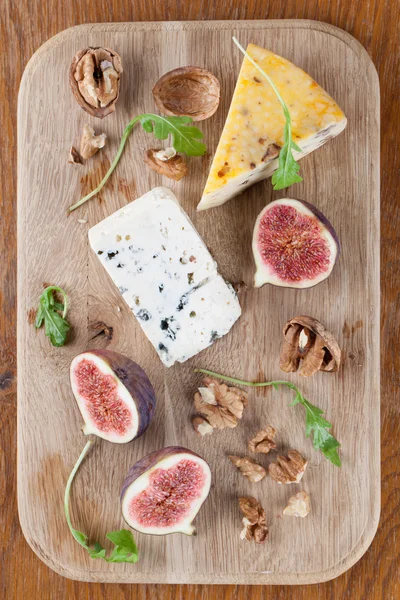 Fichi, formaggio e noci — Foto Stock