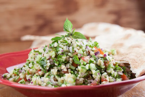 Tabbouleh pide ile