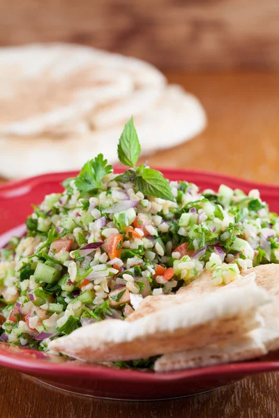 Tabbouleh s pita chlebem — Stock fotografie