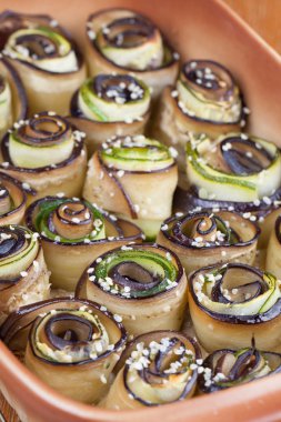 fırında patlıcan ve kabak kenevir tohumu