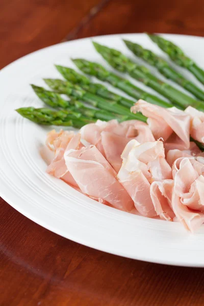 Prosciutto e espargos — Fotografia de Stock