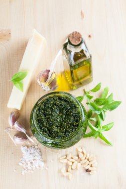 pesto malzemelerle
