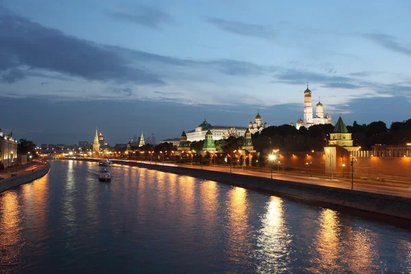 克里姆林宫和莫斯科河 — 图库照片