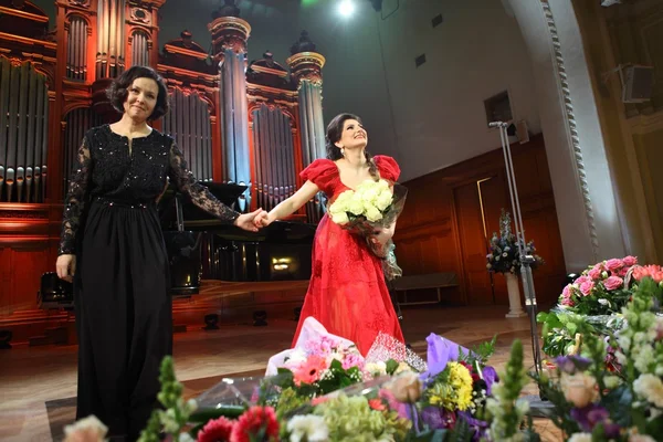 Dinara Aliyeva cantante. Concierto de música clásica . —  Fotos de Stock