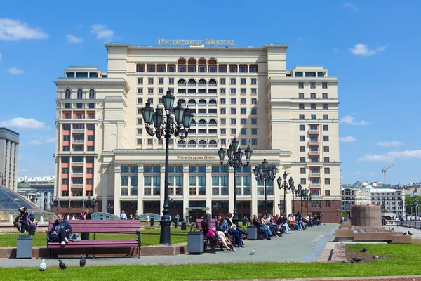 四季酒店莫斯科建筑在莫斯科红场的马里奇广场上 — 图库照片