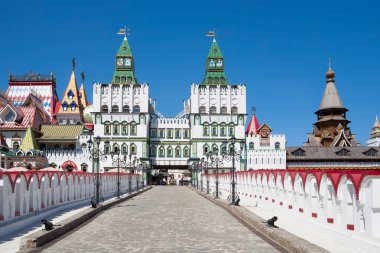 Moskova. Kremlin. Yaz güneşli gün.