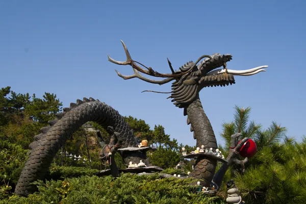 Estatua de dragón chino. Año del dragón —  Fotos de Stock