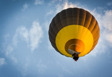 Sıcak Hava Balonu Yükseliyor