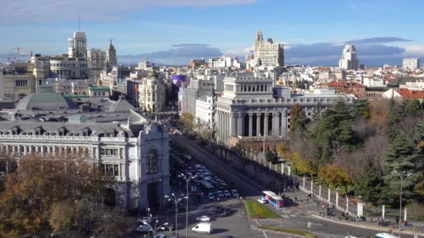 Vista aérea de la intersección de la calle Alcalá y la Gran Vía de Madrid. — Vídeos de Stock