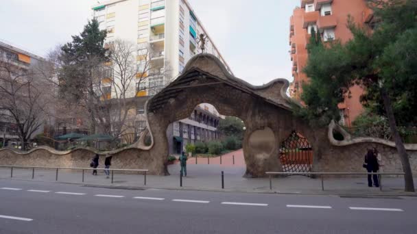 Barcelona, Spain - January 2022: Miralles Gate and Finca Miralle, one of Gaudi architecture in Barcelona, Spain — стоковое видео