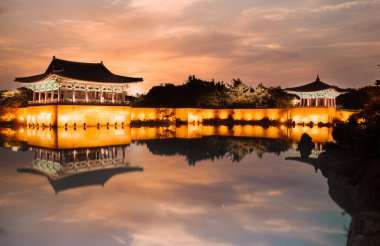 UNESCO miras, alacakaranlıkta, Gyeongju, Kore Anapji gölet
