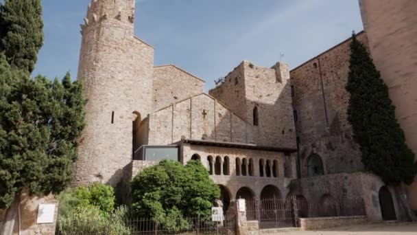 Mosteiro de Sant Feliu de Guixols na Catalunha, Espanha — Vídeo de Stock