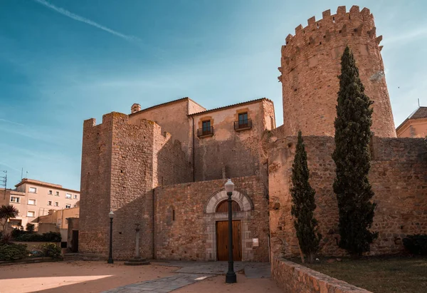 Монастырь Сан Фелиу Фашольс Каталонии Испания Коста Брава — стоковое фото