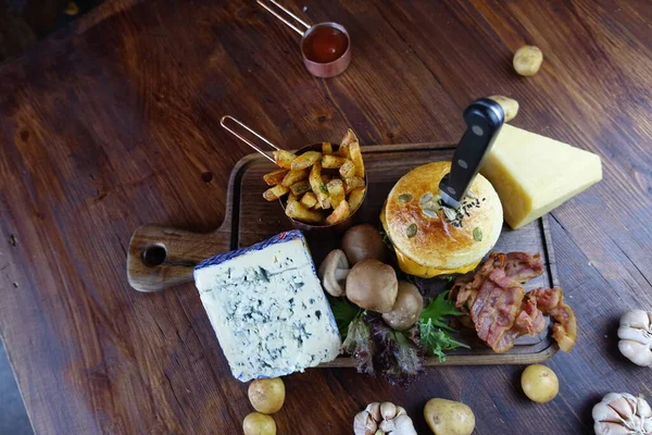 Hamburger ve sebze..