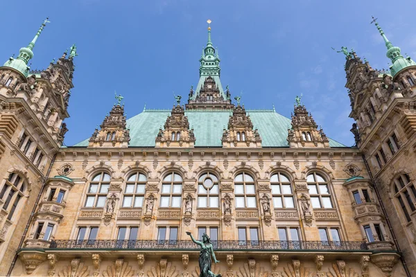 Fachada histórica prefeitura em Hamburgo, Alemanha — Fotografia de Stock