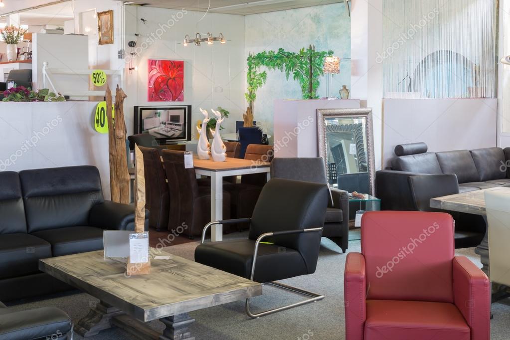 Showroom del negozio di mobili di lusso moderno — foto stock © kruwt ... Mobili di lusso moderni