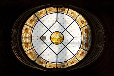 Berlin, Almanya - 22 Temmuz: çatı penceresi berliner dom, Berlin'in en büyük tarihi neo Barok Kilisesi ve kentin ana turistik cazibe üzerinde 22 Temmuz 2013 yılında berlin, Almanya