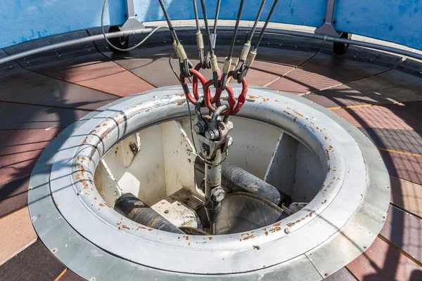 Winch and anchorage mechanism of a big hot air balloon in Berlin — Stock Photo, Image