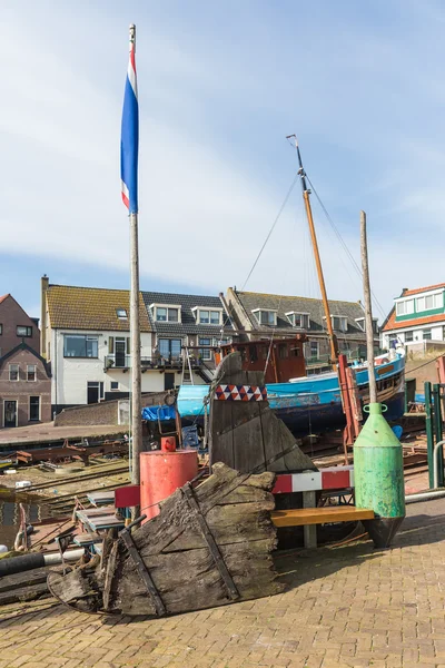 อู่ต่อเรือดัตช์ของ Urk กับเรือประมงประวัติศาสตร์ — ภาพถ่ายสต็อก