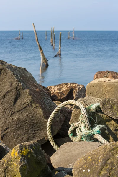 Holländisches Meer mit Fischernetzen und Ankerseil — Stockfoto