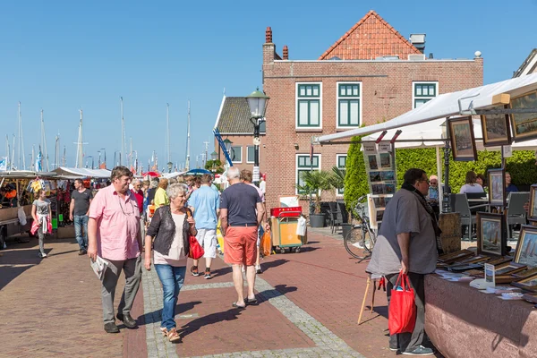 Touristes visitant les jours de pêche d'Urk, Pays-Bas — Photo