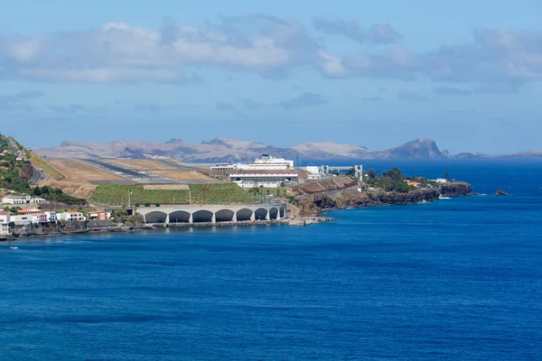 Vue Aérienne Aéroport de Funchal Madère vue de la mer — Photo