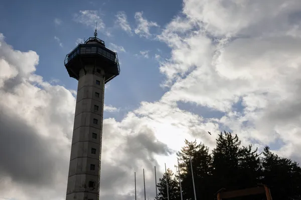 Hochheide Tower na hoře Ettelsberg v německém Willingenu, Sauerland — Stock fotografie