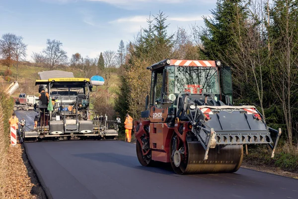 Asphalting a new road near Brilon in German Sauerland — Stock Photo, Image