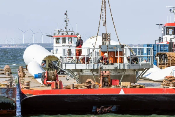 Lelystad April 2022 Kraanschip Bevoorradingsschip Bezig Met Sloop Oude Offshore — Stockfoto