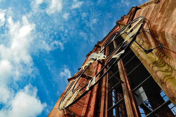 Relógio Torre Igreja Sint Janskerk Maastricht Holanda Frente Céu Azul — Fotografia de Stock