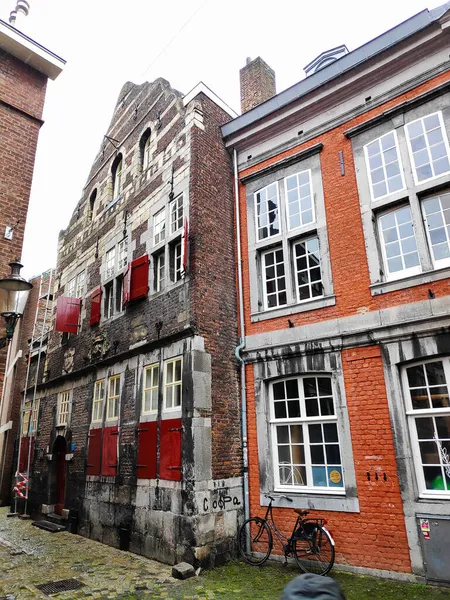 Schöne Häuser Maastricht Der Ecke Stenenbrug Und Koestraat Mit Typisch — Stockfoto
