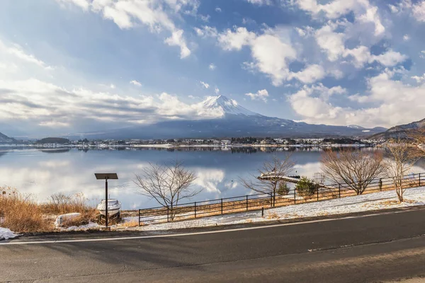 Hora Fuji Zimním Oblačném Dni Jezera Kawaguchiko Japonsku — Stock fotografie