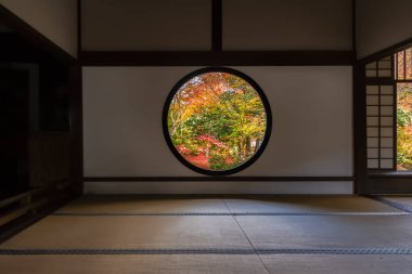 Japonya - 23 Kasım 2019: Yuvarlak şekilli Pencere 