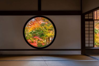 Japonya - 23 Kasım 2019: Yuvarlak şekilli Pencere 