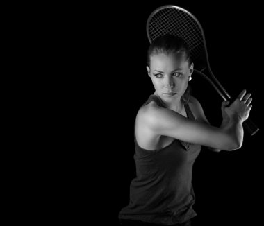 Tenis raketi, tenis topu vurmak için hazır oyuncu.