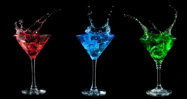 Cocktail spruzzi in vetro rosso — Foto Stock