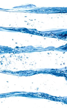 su sıçramalarına kümesi üzerinde beyaz izole