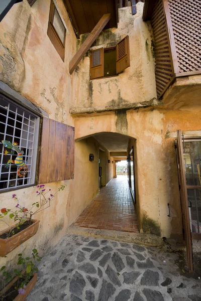 ciudad de artistas y artesanos.