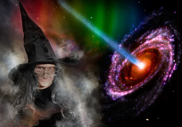 Elderly Witch With Black Hat Casting Spells, Full Moon And Fiery — Stock Photo, Image