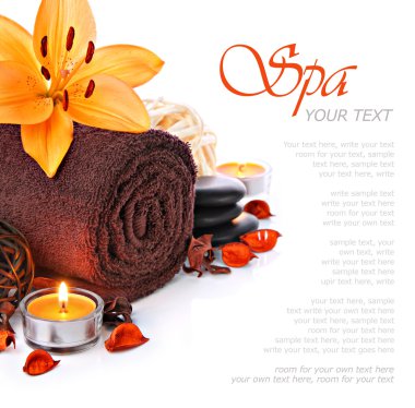 havlu ve turuncu Zambak çiçeği Spa Masaj sınırına